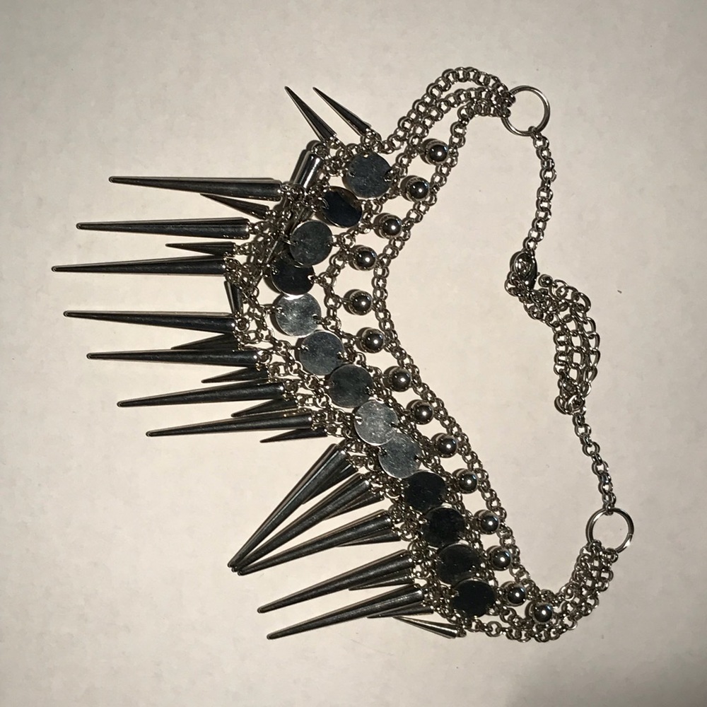 Necklace silver tone